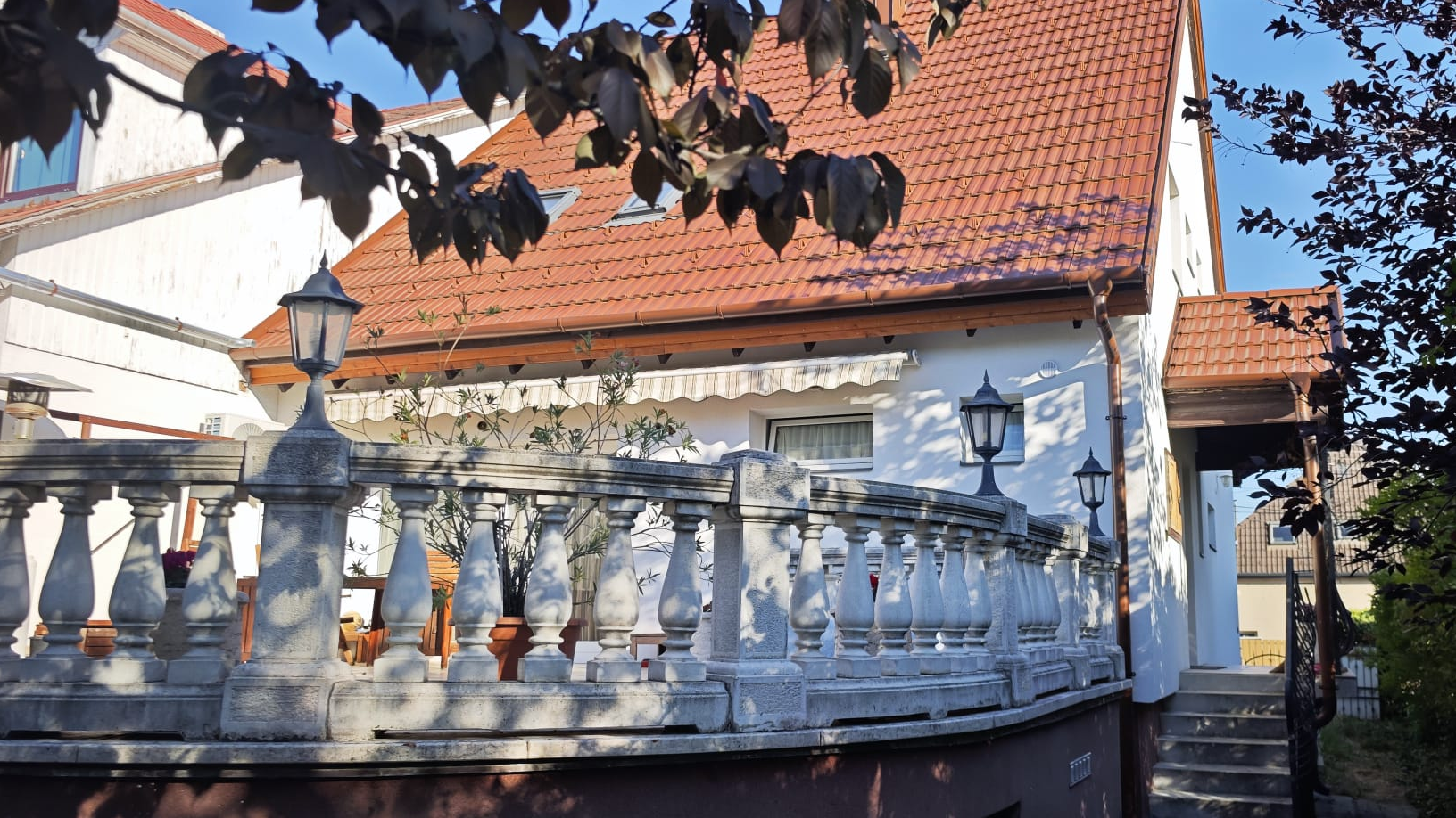 Family home with wellness area – Szentendre